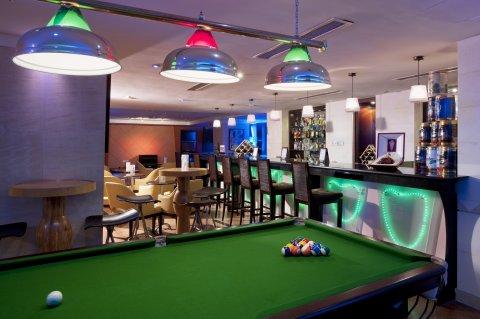 Holiday Inn Sea View Циньхуандао Экстерьер фото