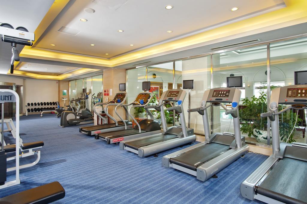 Holiday Inn Sea View Циньхуандао Удобства фото