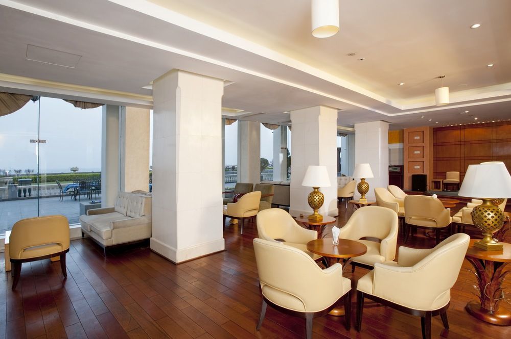 Holiday Inn Sea View Циньхуандао Интерьер фото